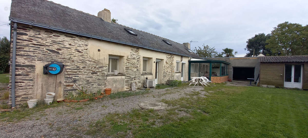 Maison à PETIT-AUVERNE