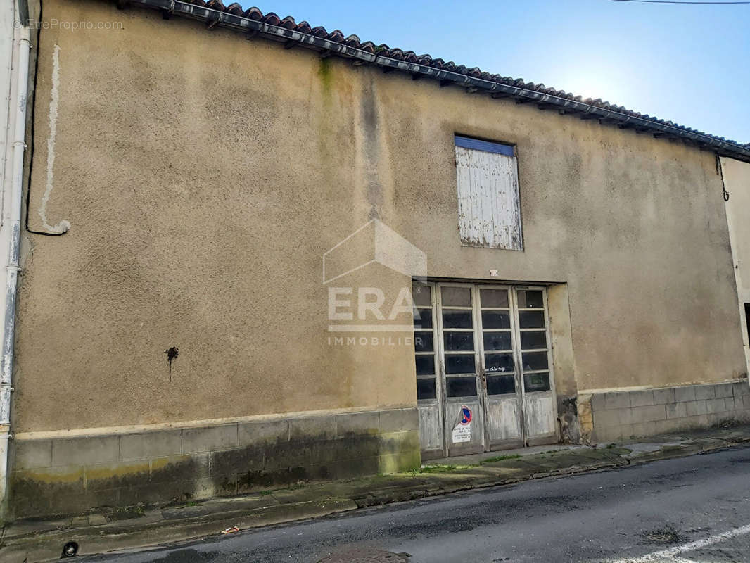 Parking à SAINTE-FOY-LA-GRANDE