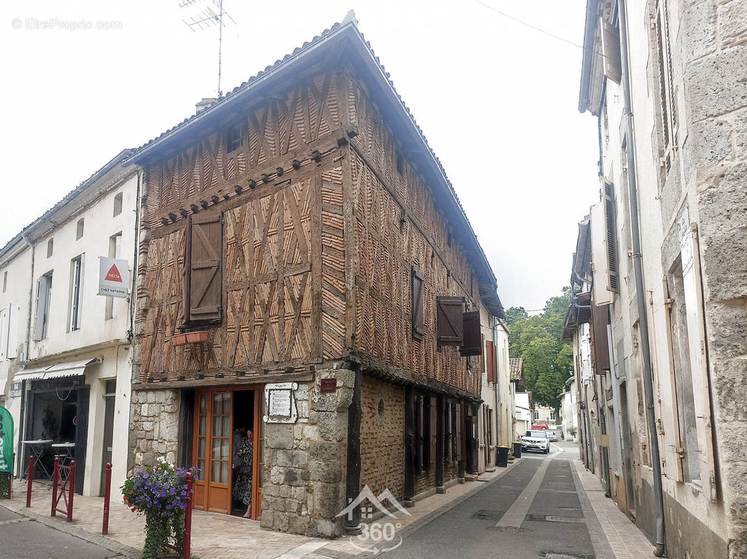 Maison à CLAIRAC