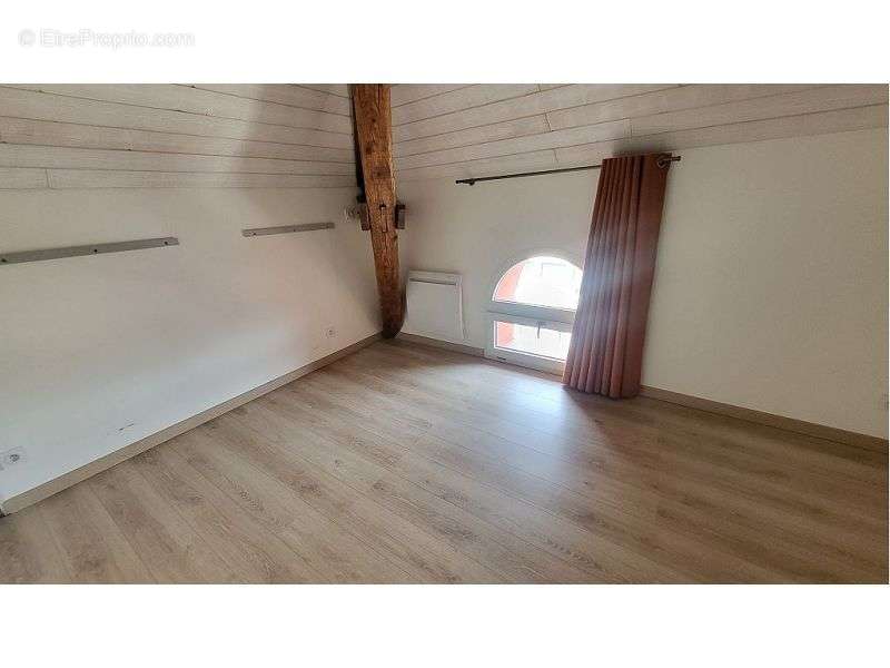 Appartement à MONTROND-LES-BAINS