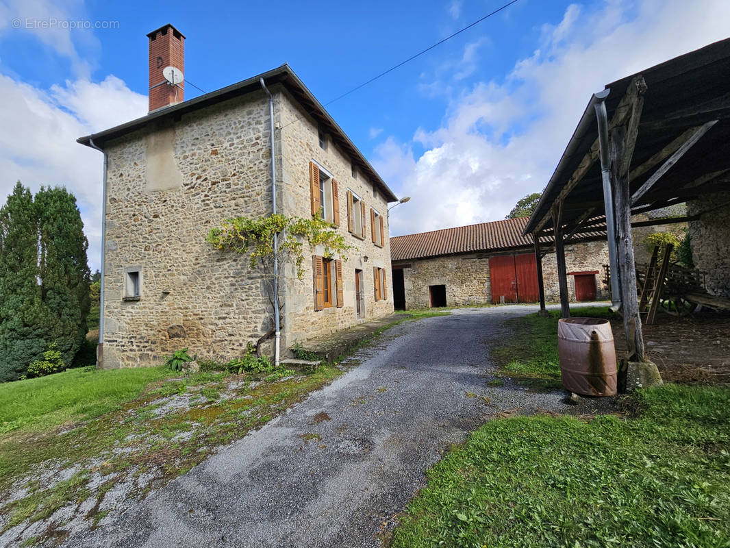 Maison à SAINT-DENIS-DES-MURS