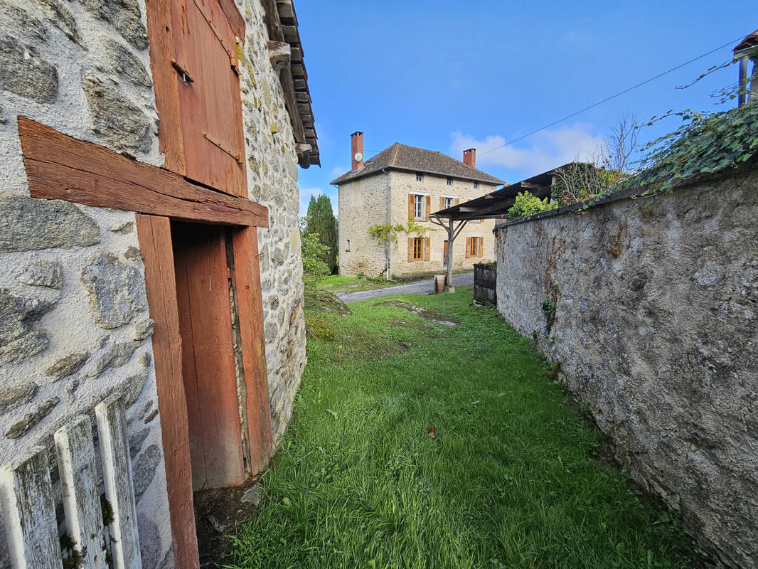 Maison à SAINT-DENIS-DES-MURS