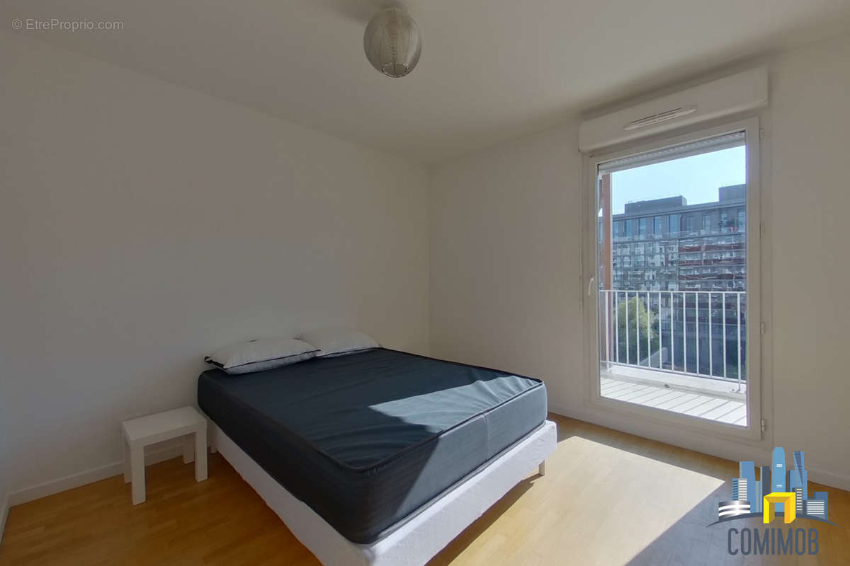 Appartement à COURBEVOIE