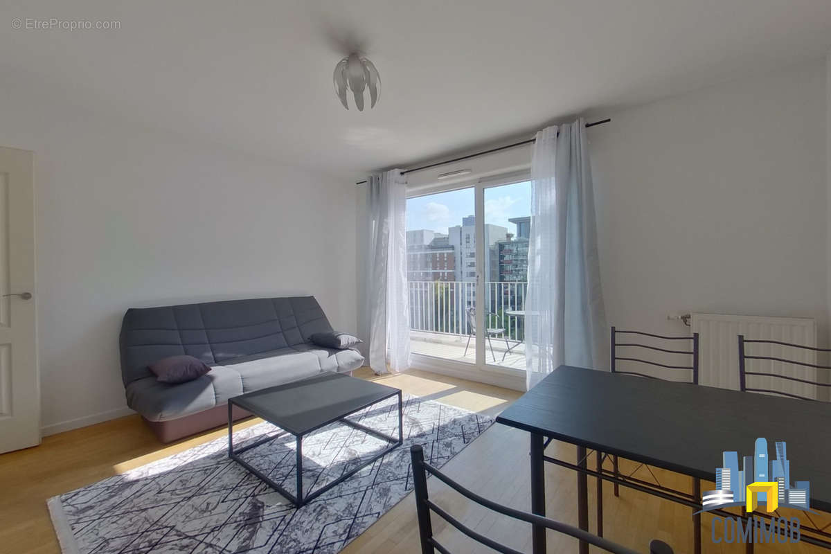 Appartement à COURBEVOIE