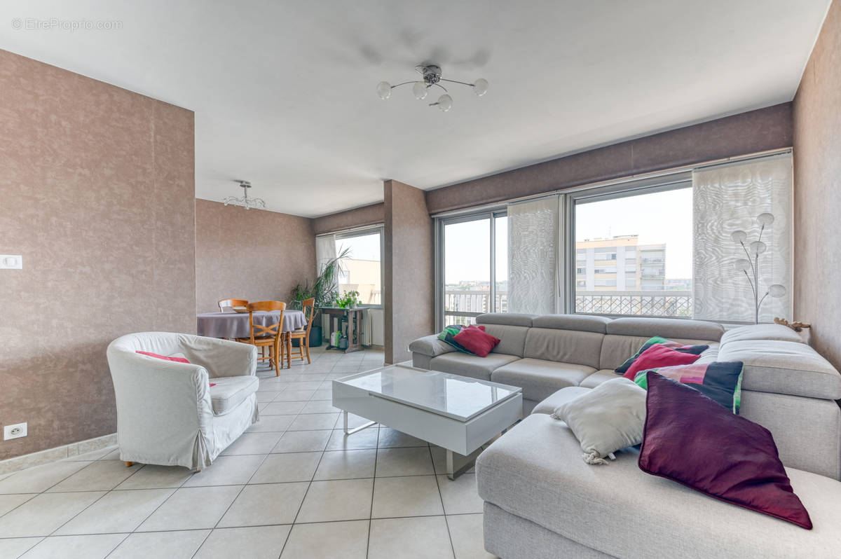 Appartement à LYON-8E