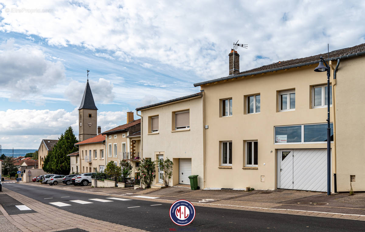 Maison à CHARLY-ORADOUR