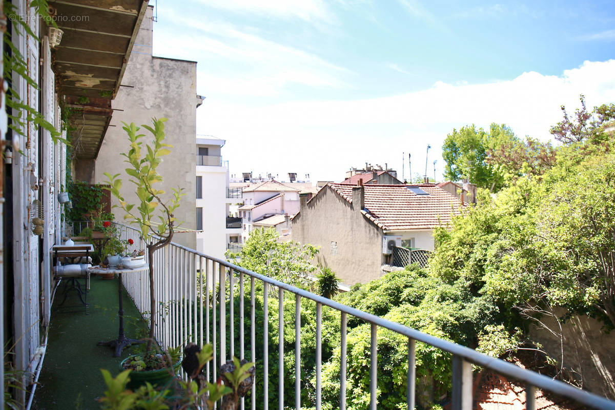 Appartement à MARSEILLE-4E