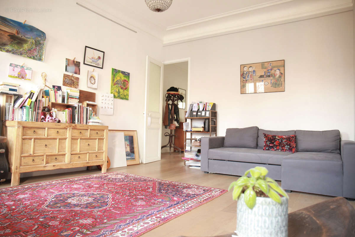 Appartement à MARSEILLE-4E