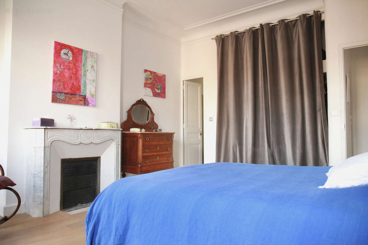 Appartement à MARSEILLE-4E