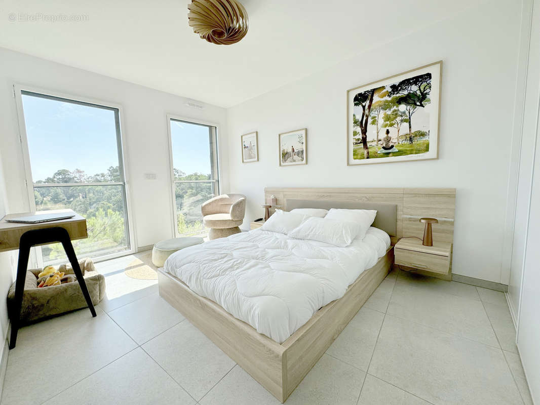 Appartement à EZE