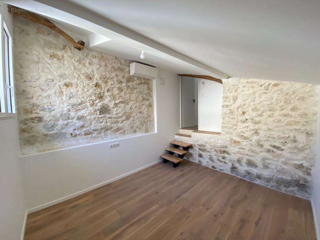 Appartement à LA COLLE-SUR-LOUP