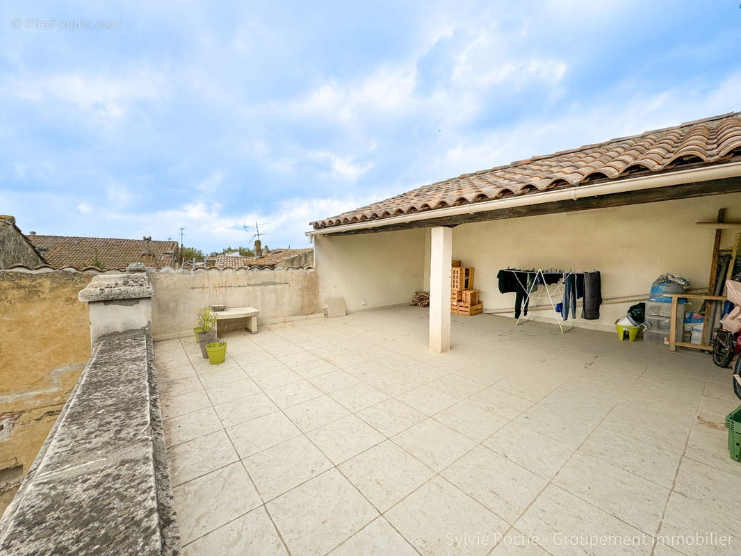 Appartement à CADEROUSSE