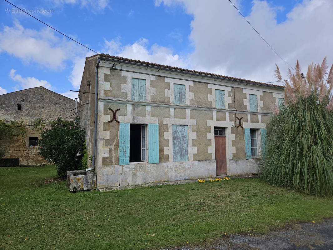 Maison à SAINT-PORCHAIRE