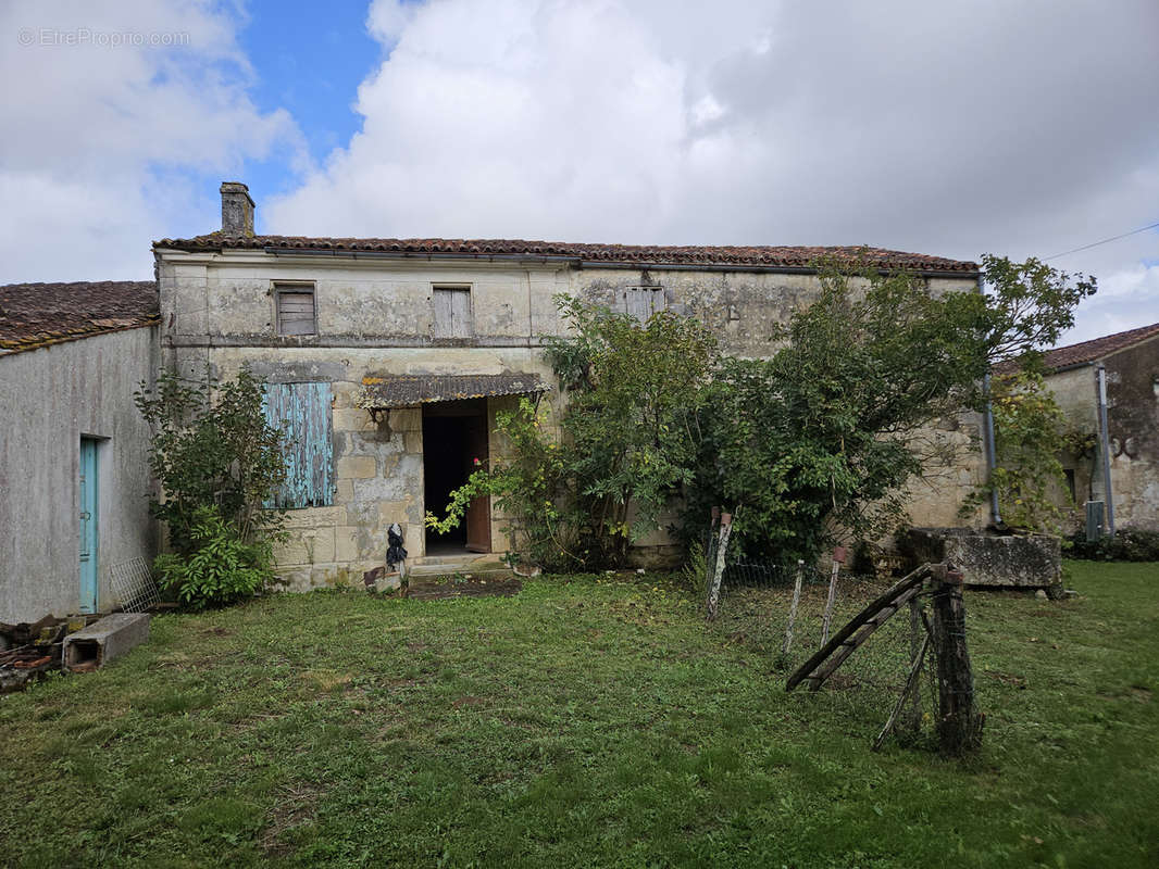 Maison à SAINT-PORCHAIRE