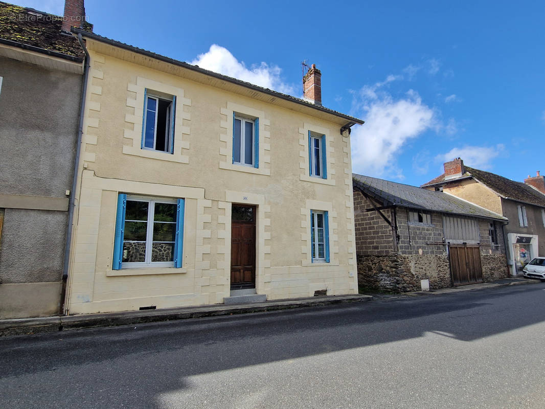 Maison à LUBERSAC