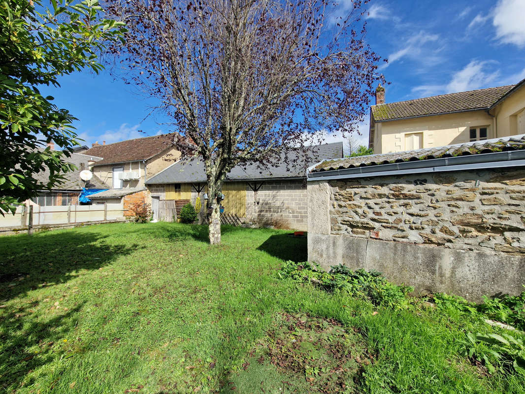 Maison à LUBERSAC