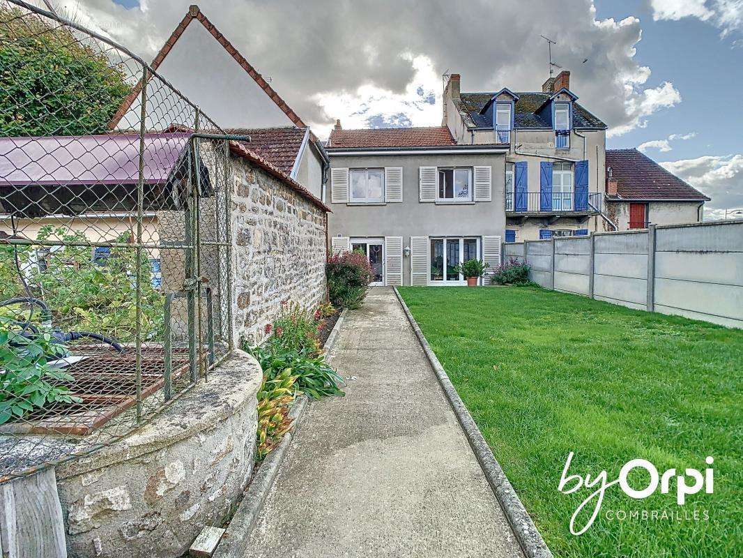 Maison à MARCILLAT-EN-COMBRAILLE