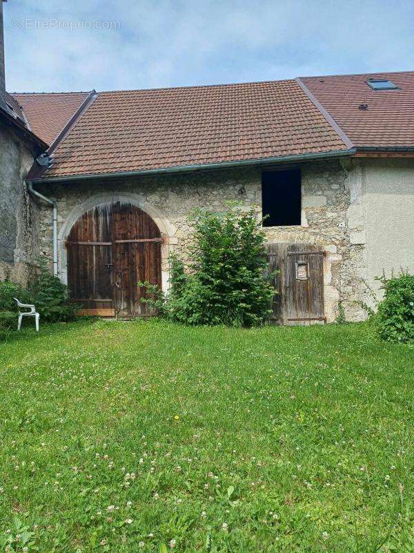 Maison à SAINT-CHRISTOPHE-SUR-GUIERS