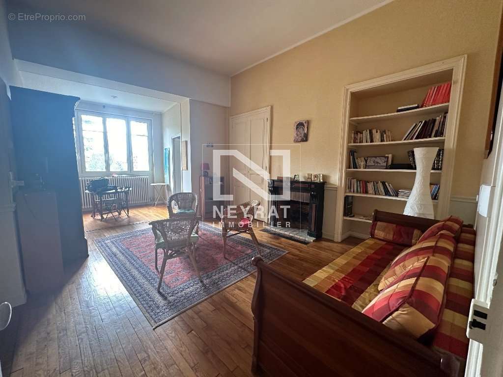 Appartement à PARAY-LE-MONIAL