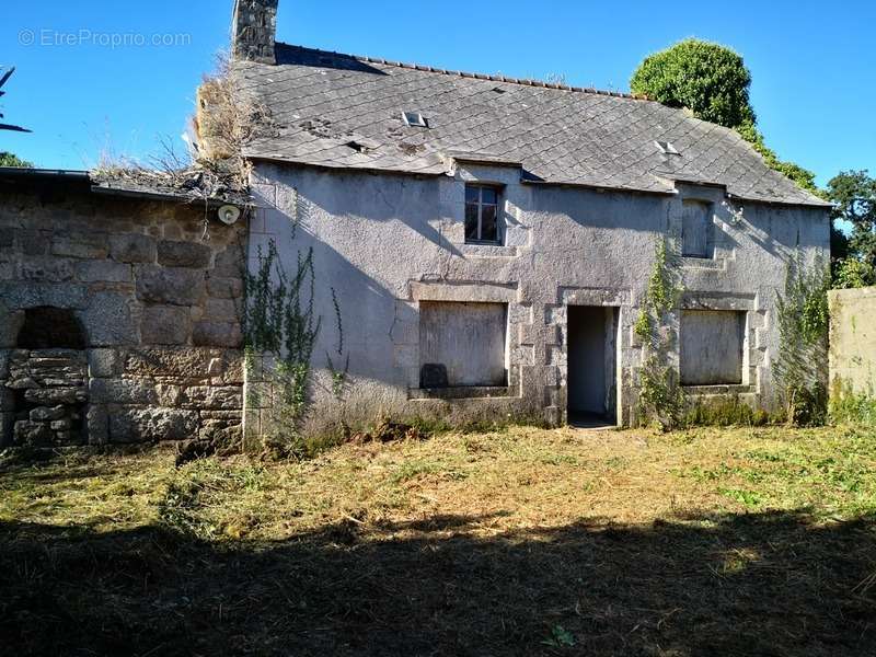 Maison à SAINT-NICOLAS-DU-PELEM