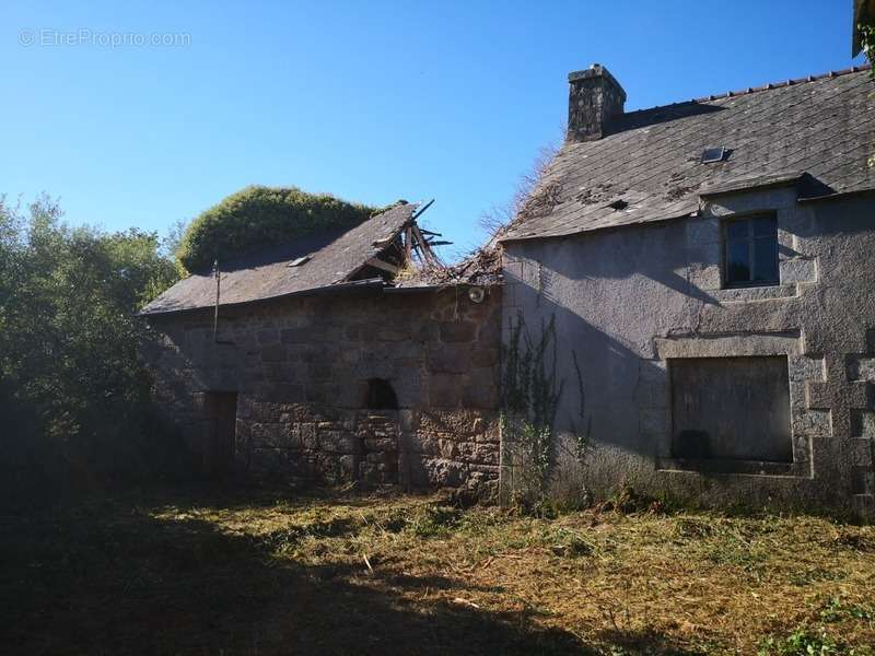 Maison à SAINT-NICOLAS-DU-PELEM