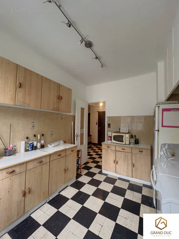 Appartement à MARSEILLE-4E