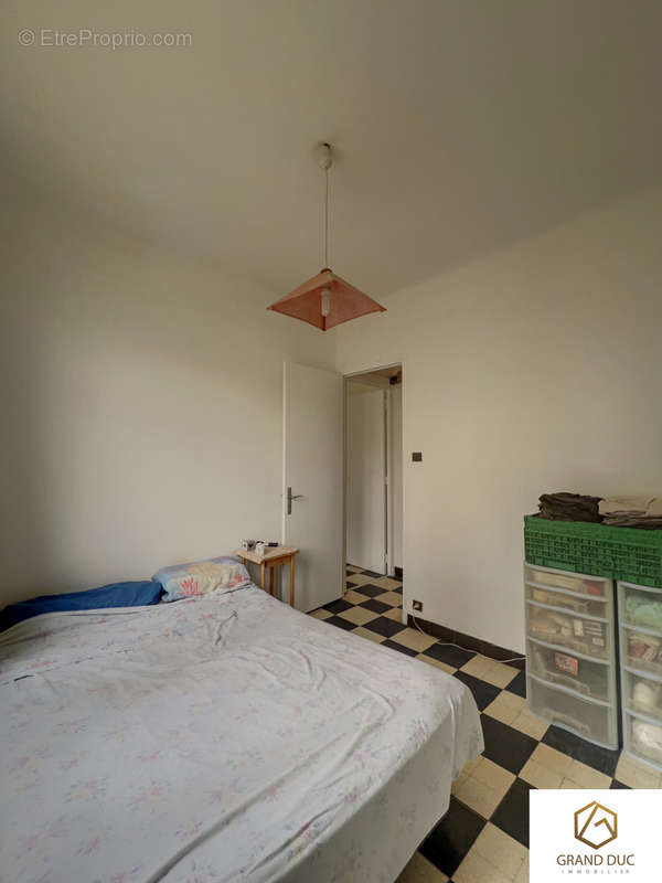 Appartement à MARSEILLE-4E