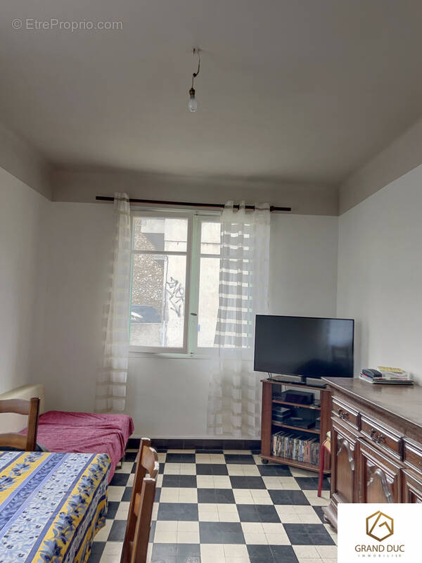 Appartement à MARSEILLE-4E