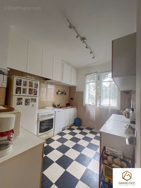 Appartement à MARSEILLE-4E