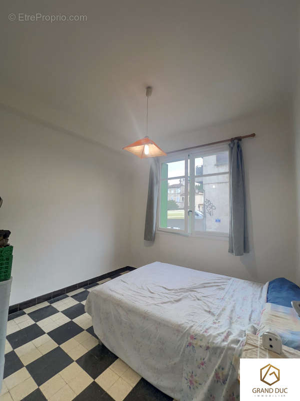 Appartement à MARSEILLE-4E