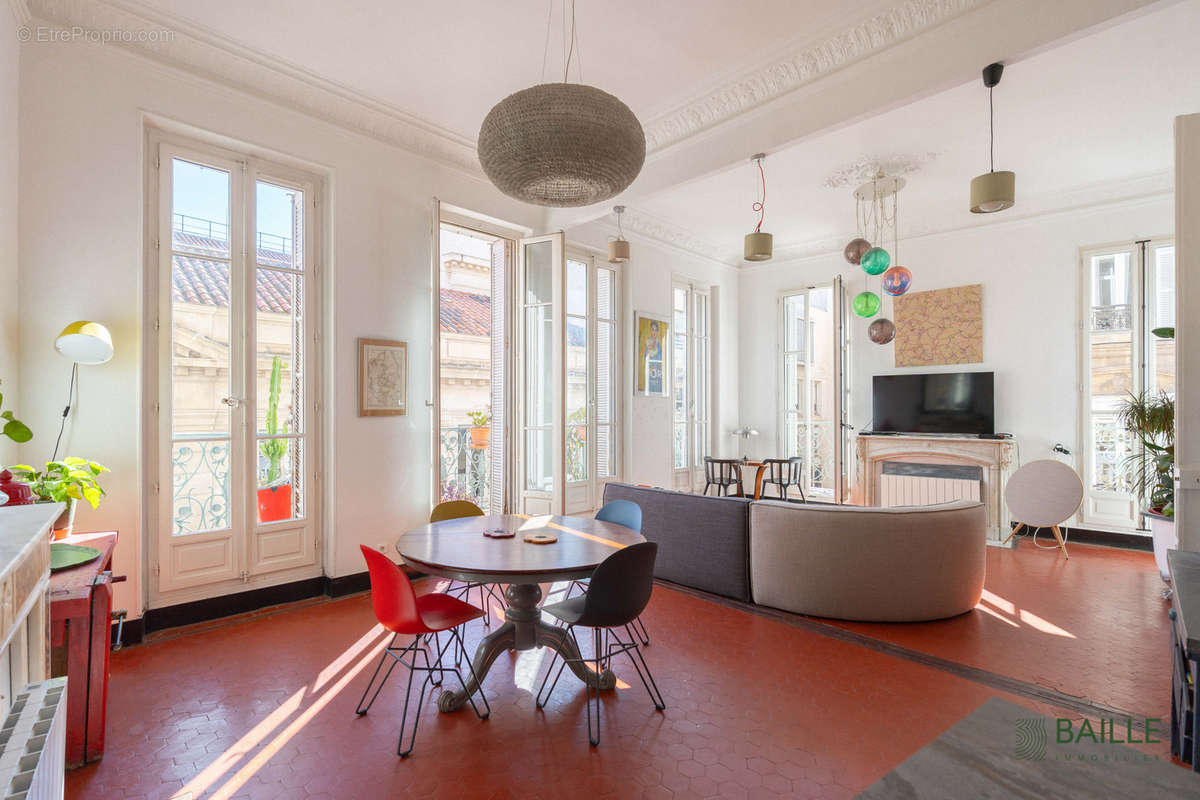 Appartement à MARSEILLE-6E