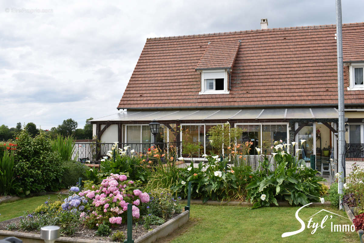 Maison à SAINT-GEORGES-DU-VIEVRE