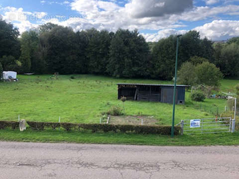 Terrain à FONTAINE-EN-BRAY