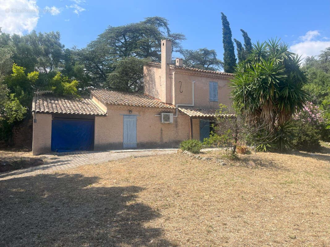 Maison à ROQUEBRUNE-SUR-ARGENS