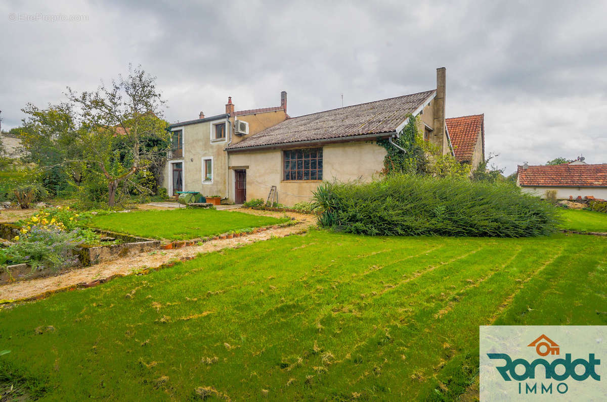 Maison à GRANCEY-LE-CHATEAU-NEUVELLE