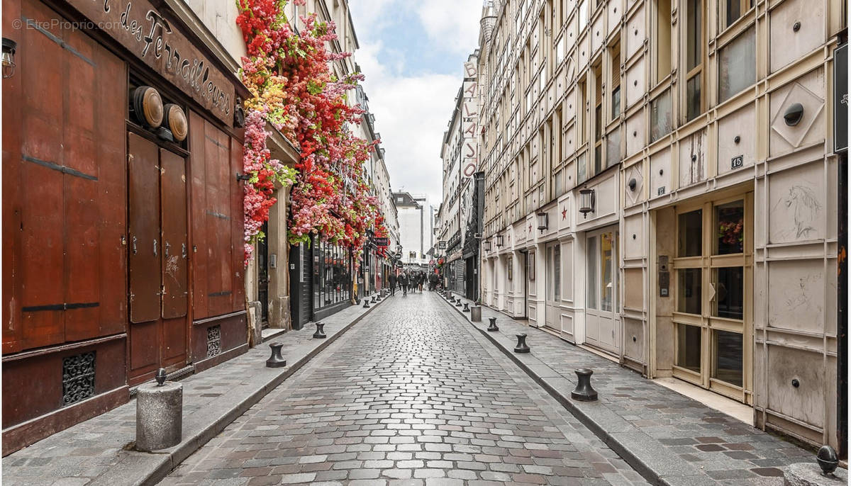 Parking à PARIS-11E