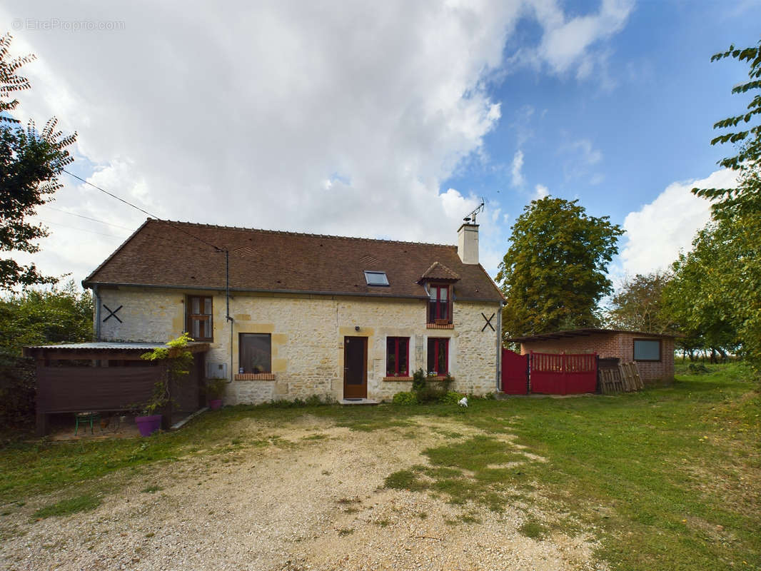 Maison à POUGNY