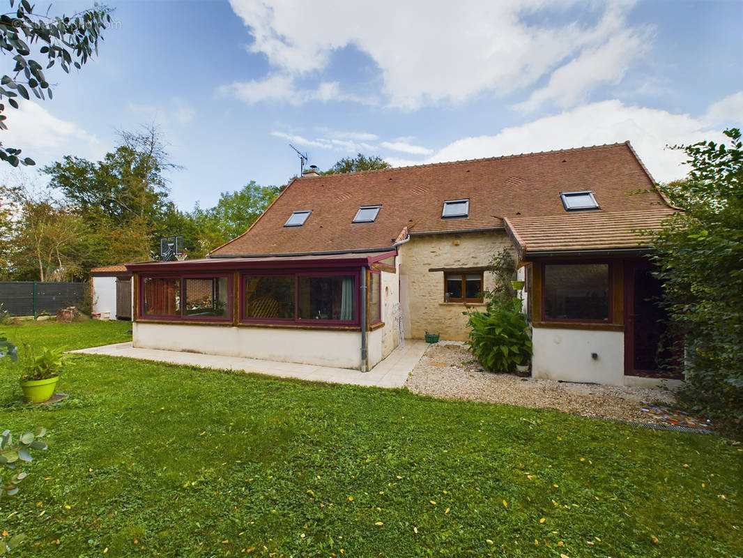 Maison à POUGNY