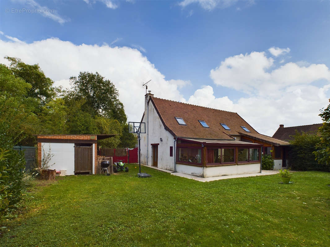 Maison à POUGNY