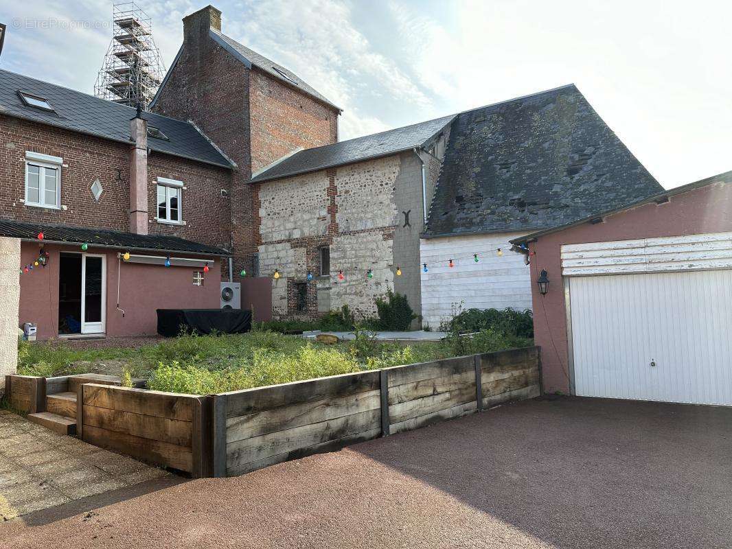 Maison à COURTONNE-LES-DEUX-EGLISES