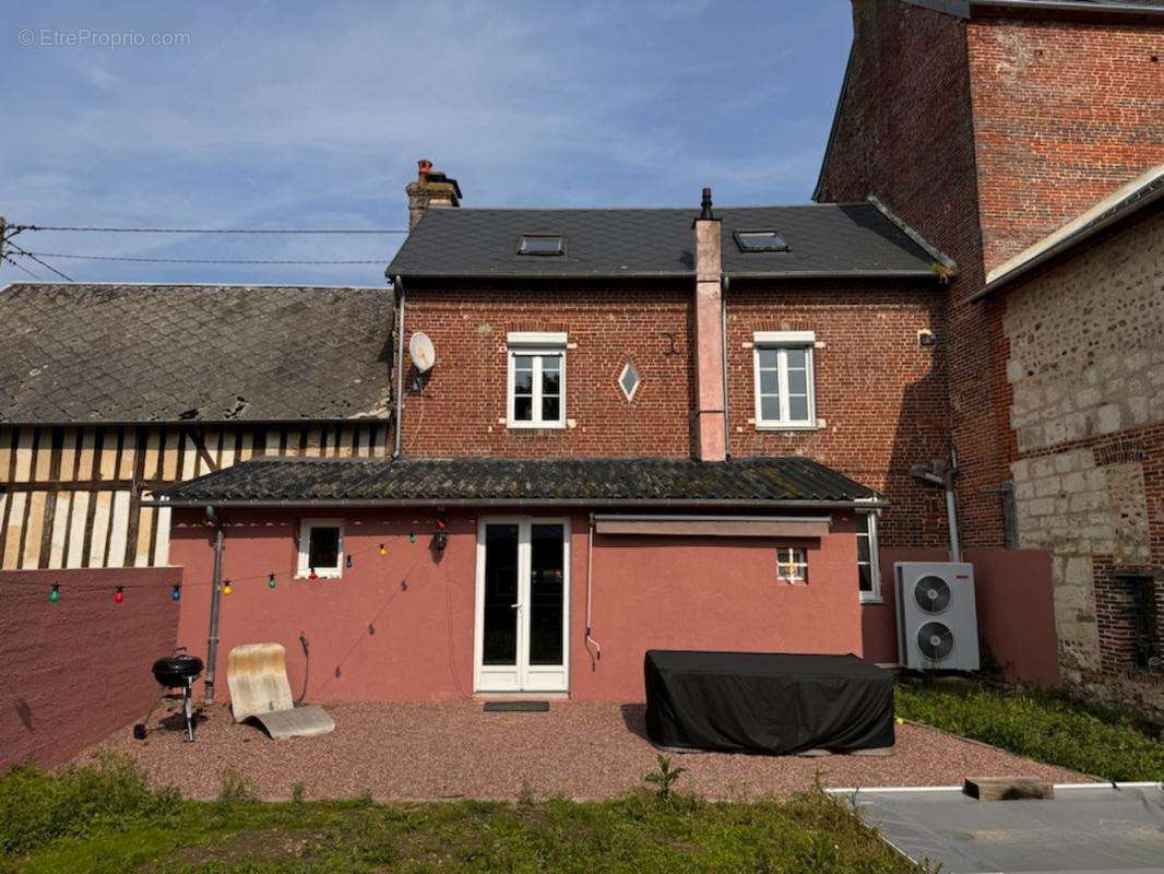 Maison à COURTONNE-LES-DEUX-EGLISES