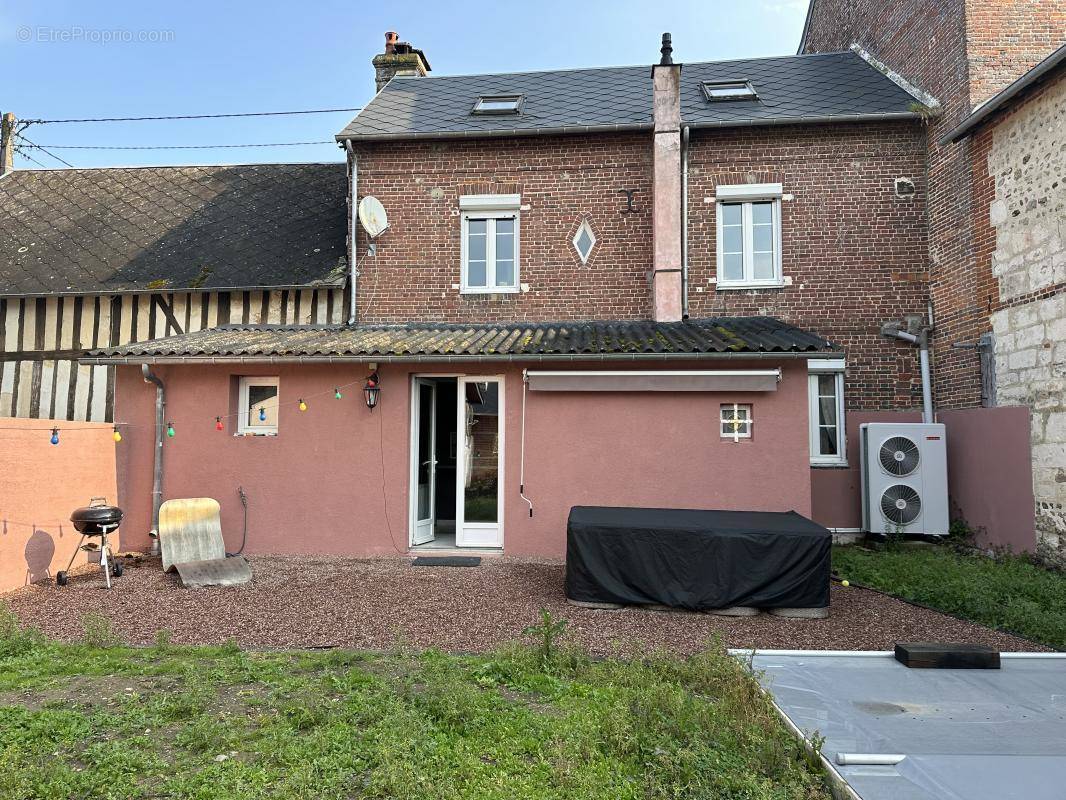 Maison à COURTONNE-LES-DEUX-EGLISES