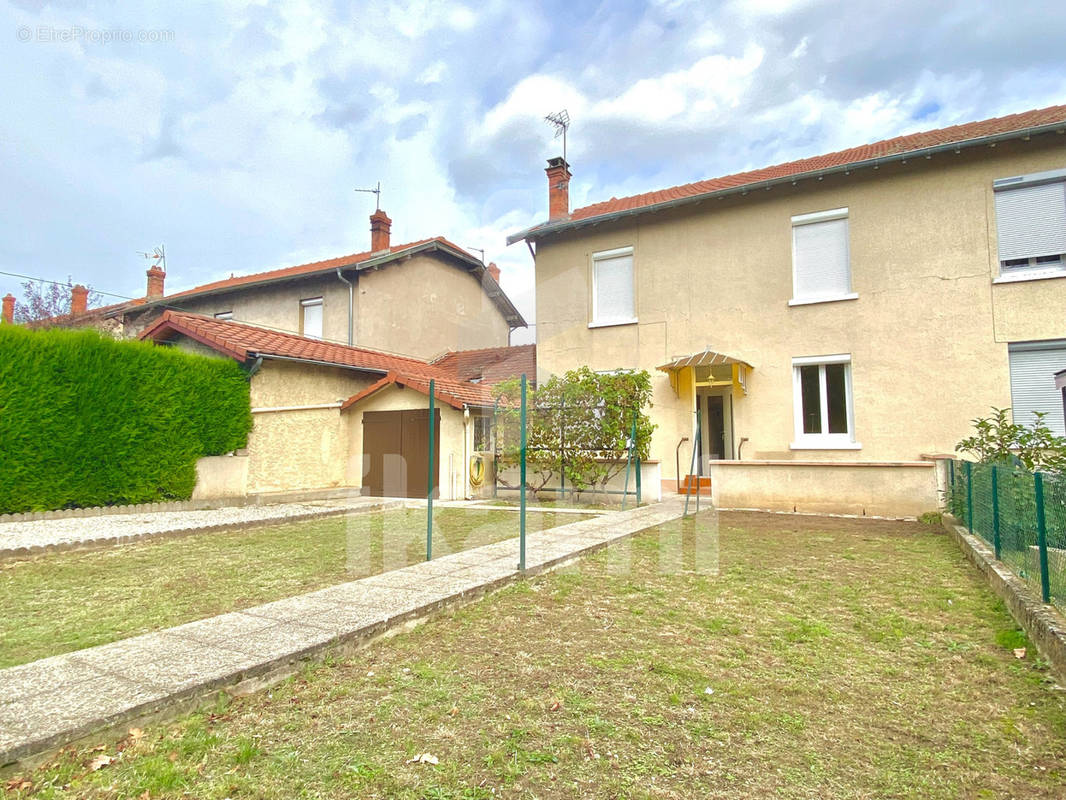 Maison à ROUSSILLON