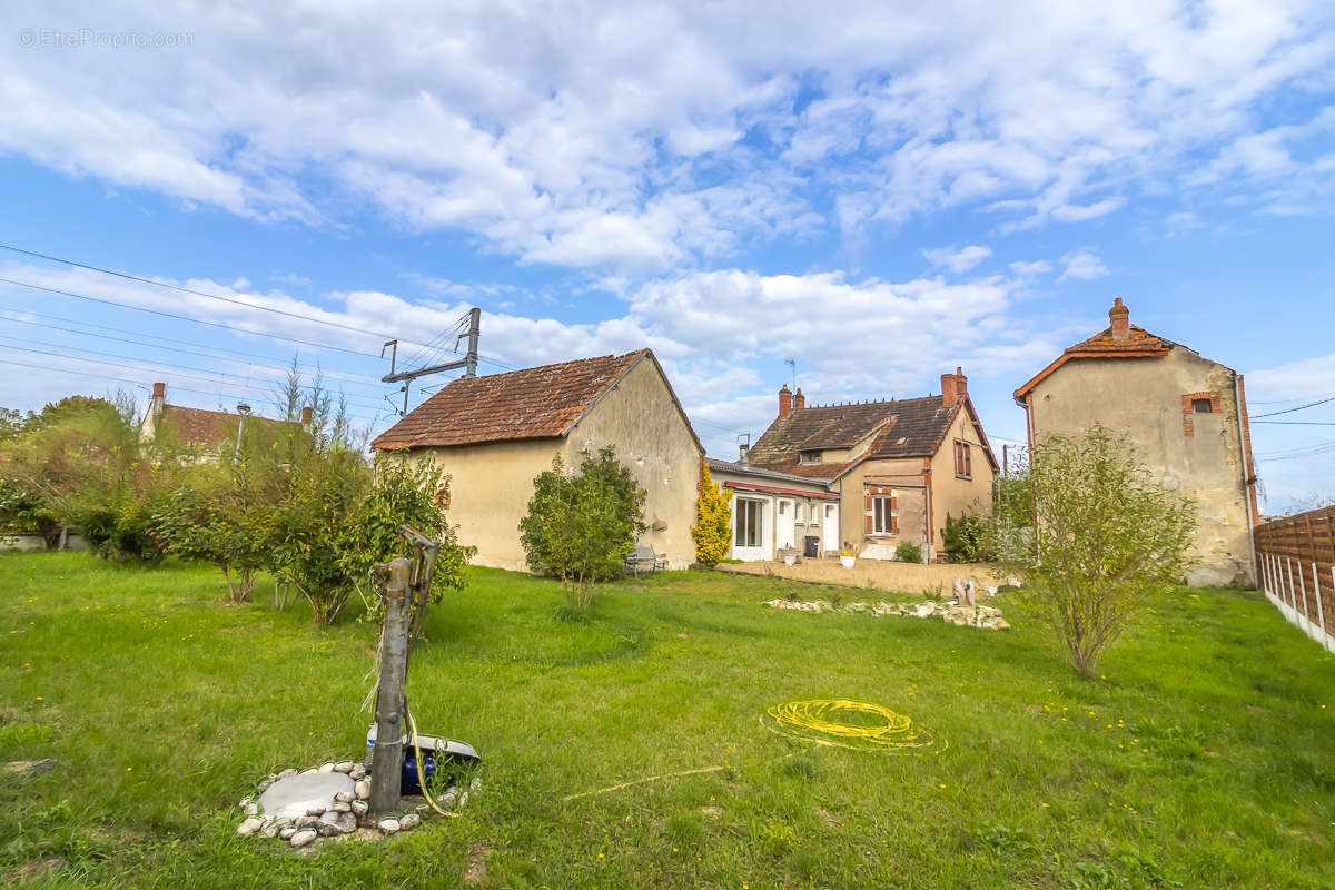 Maison à GIEVRES