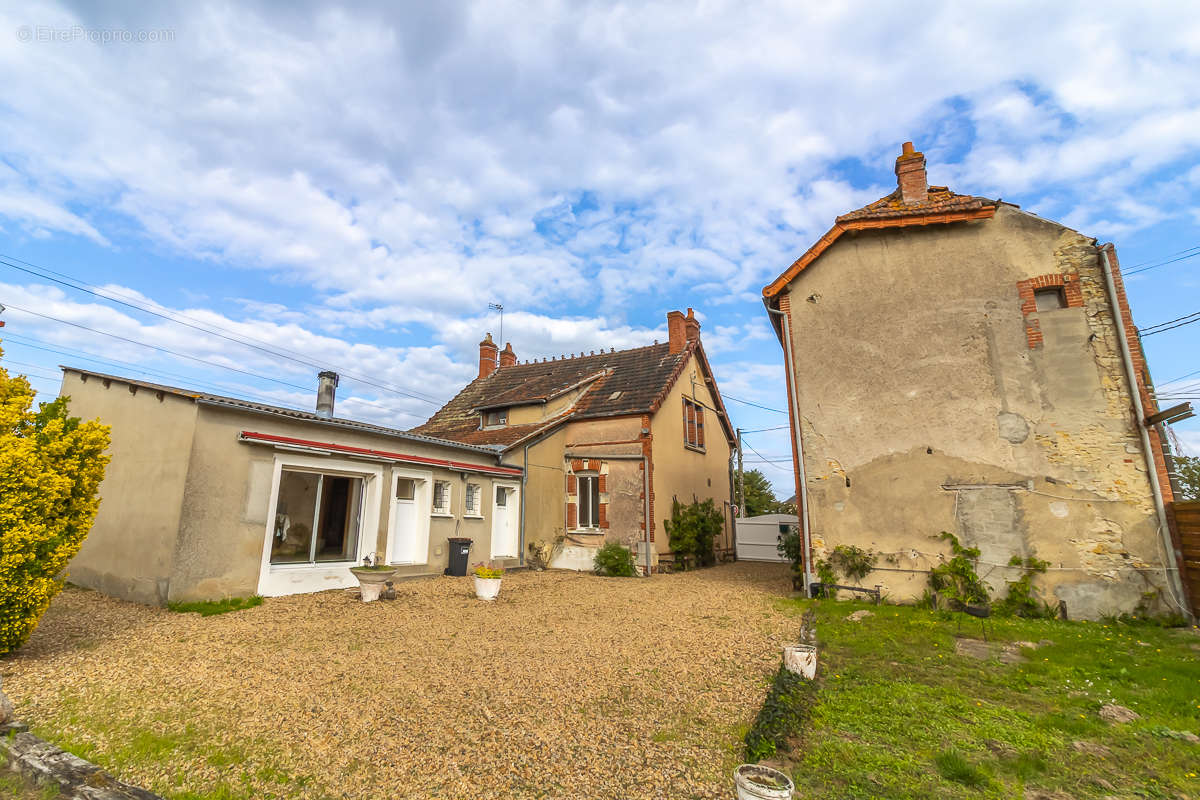 Maison à GIEVRES