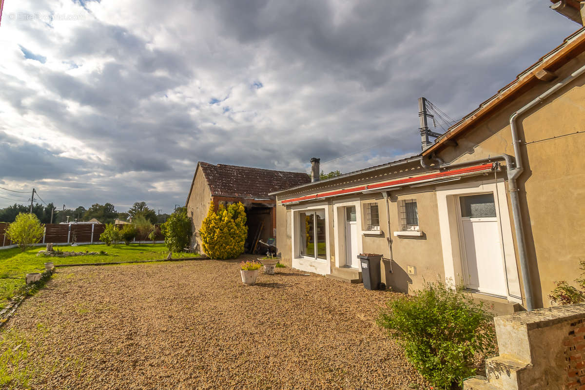 Maison à GIEVRES