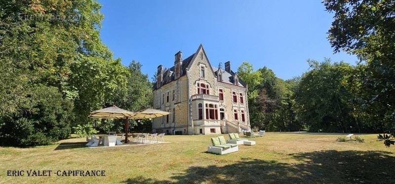 Maison à SAINT-EMILION