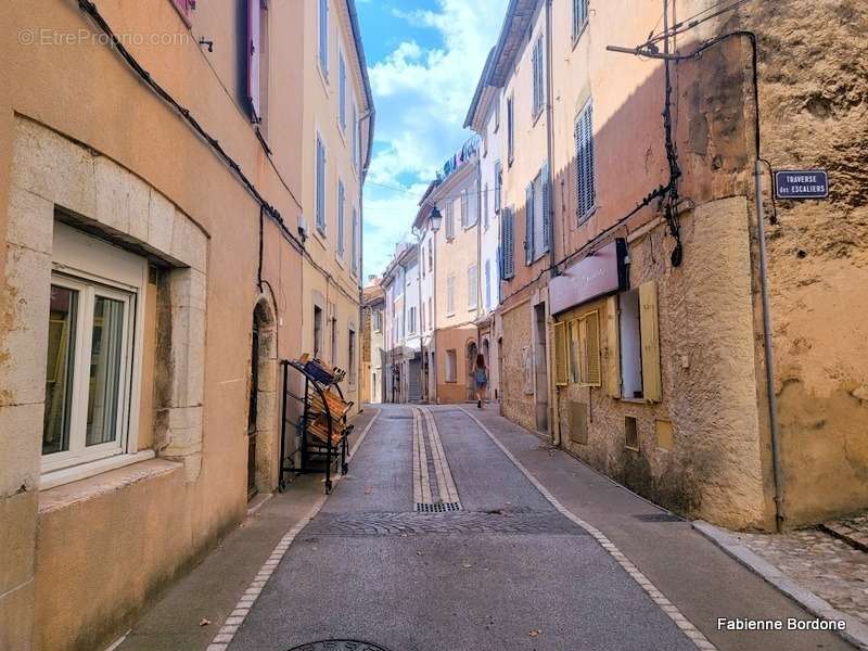 Appartement à CAMPS-LA-SOURCE