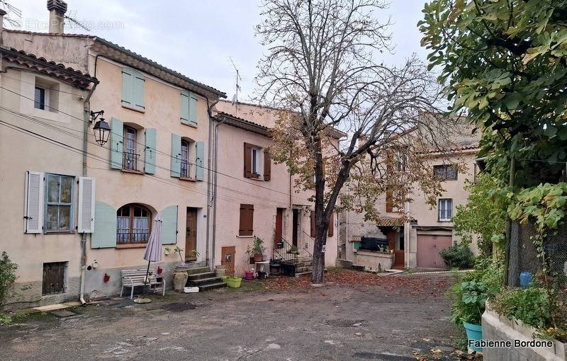 Appartement à CAMPS-LA-SOURCE