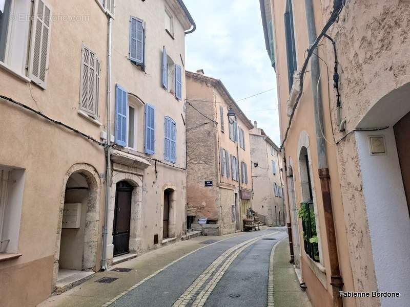 Appartement à CAMPS-LA-SOURCE